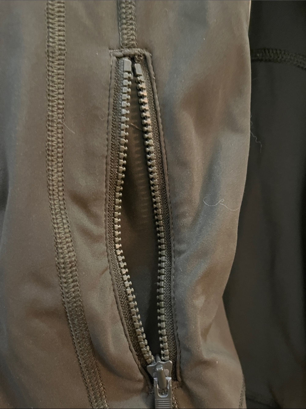 Lululemon Define Jacket with Nulu material Olive Green size 6 - Picture 6 of 10